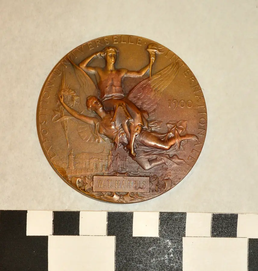 France 1900 Paris Exposition Universelle award medal, reverse
